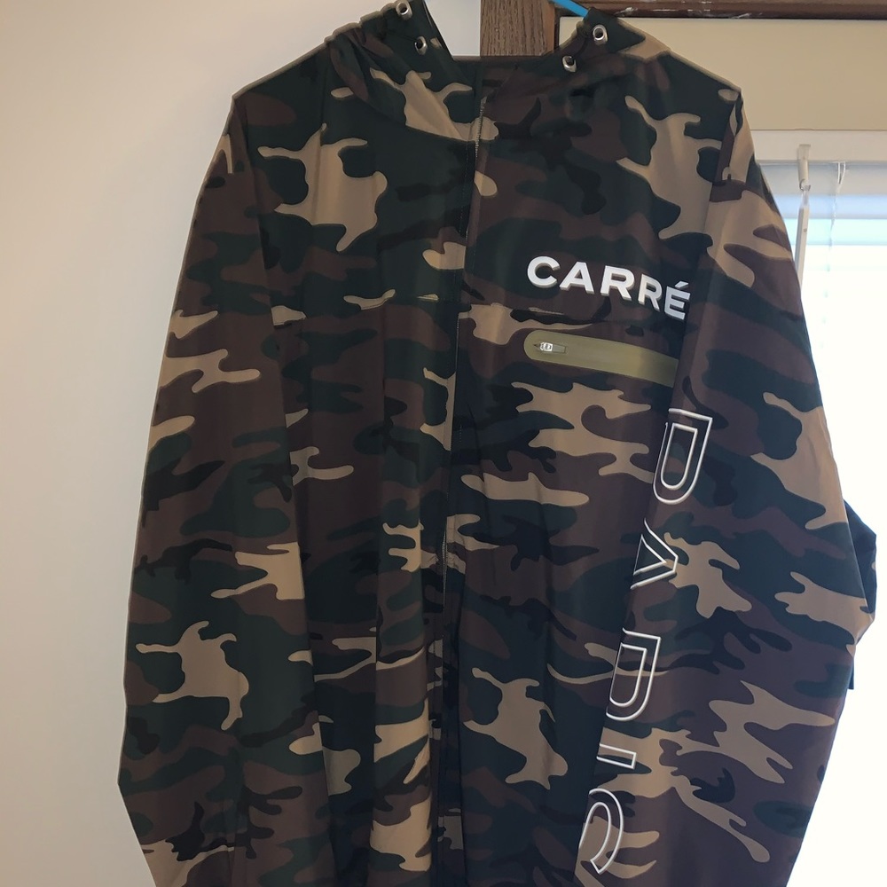 Carré camo windbreaker